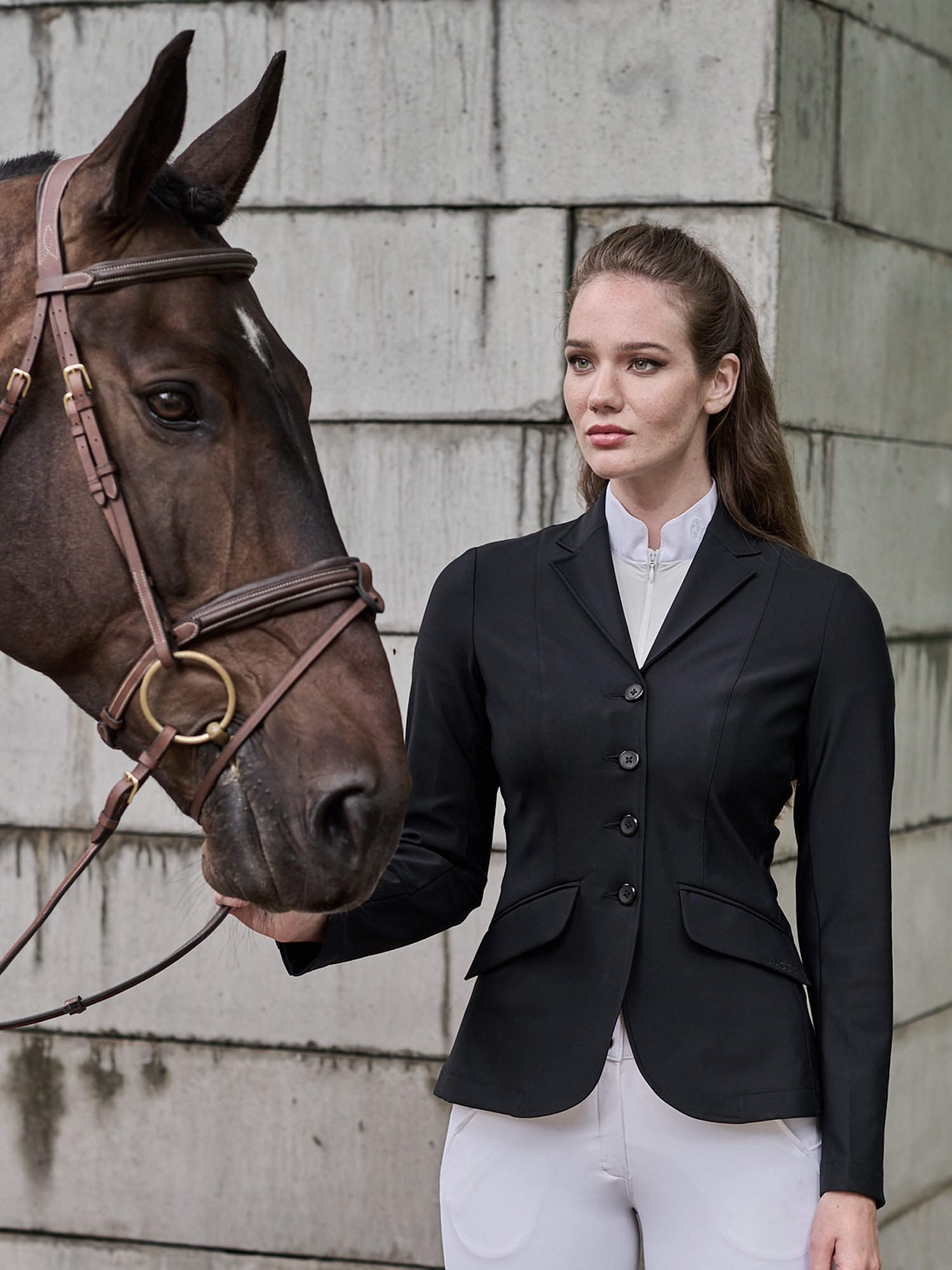 Solveig kilpailutakki Musta